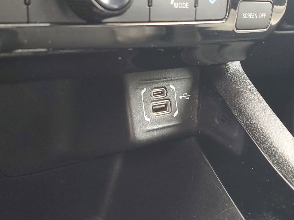 Used 2023 Jeep Compass Limited image 28