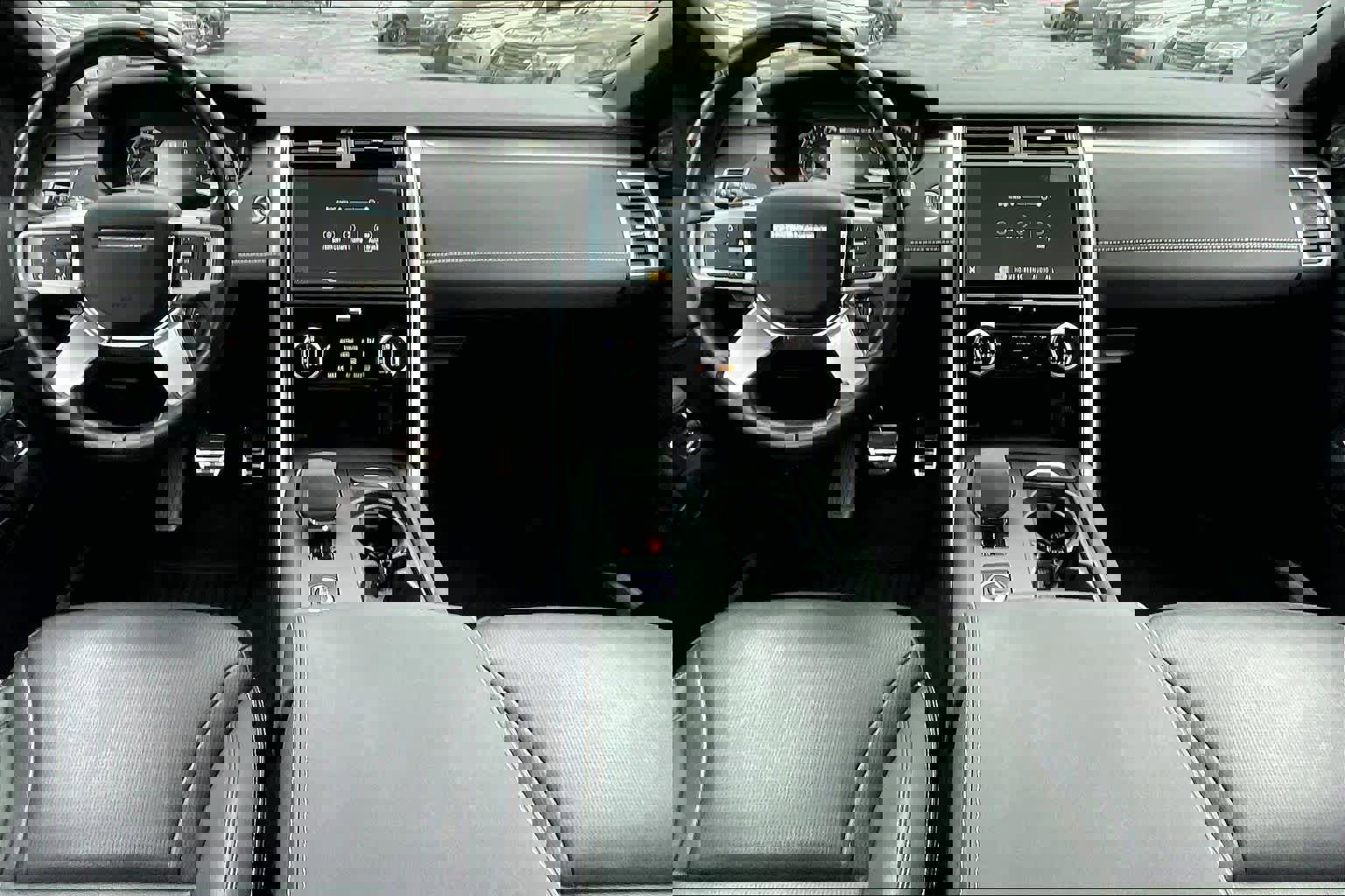 Used 2023 Land Rover Discovery S R-Dynamic image 17