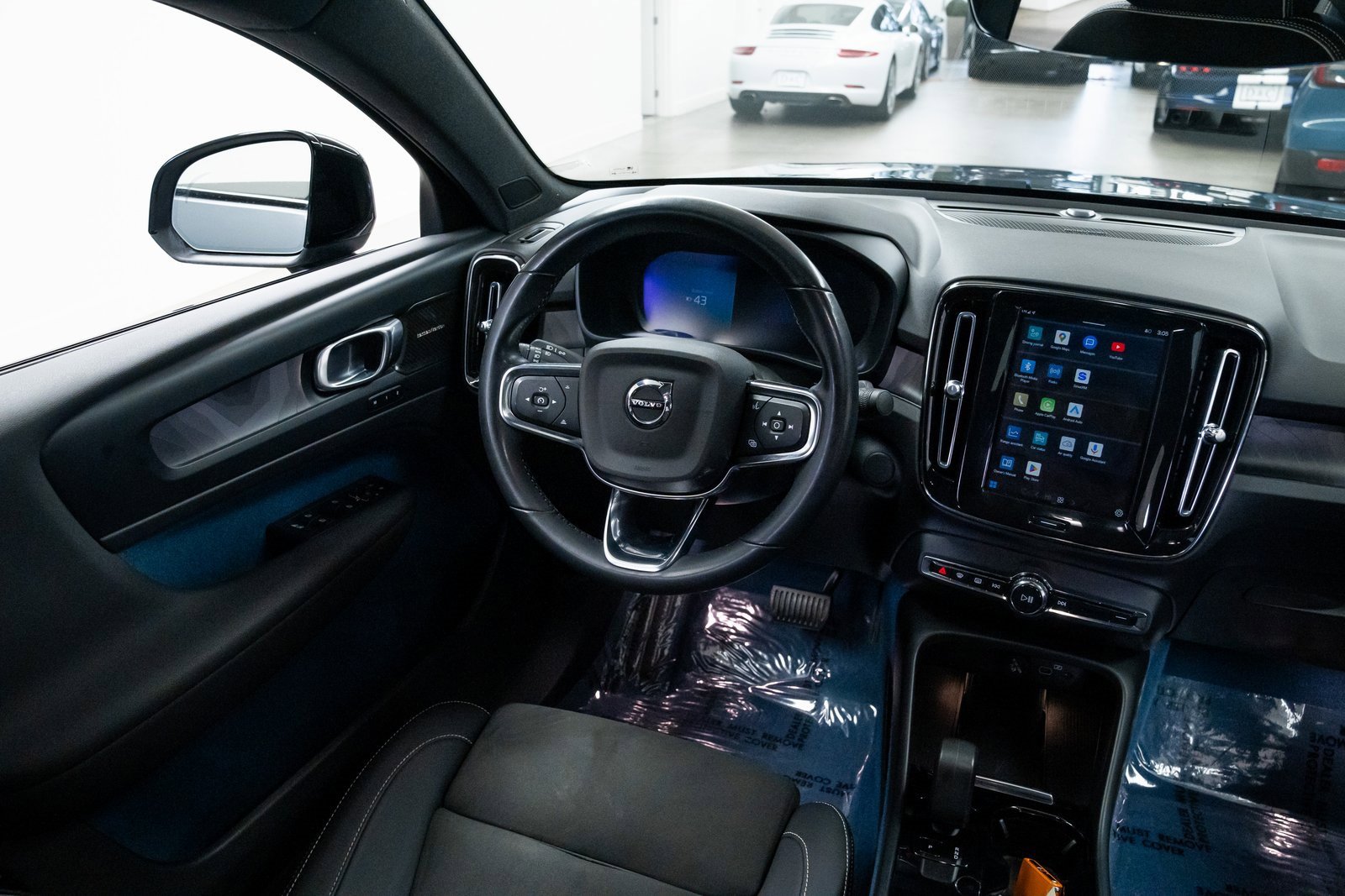 Used 2023 Volvo C40 P8 Recharge Ultimate image 10