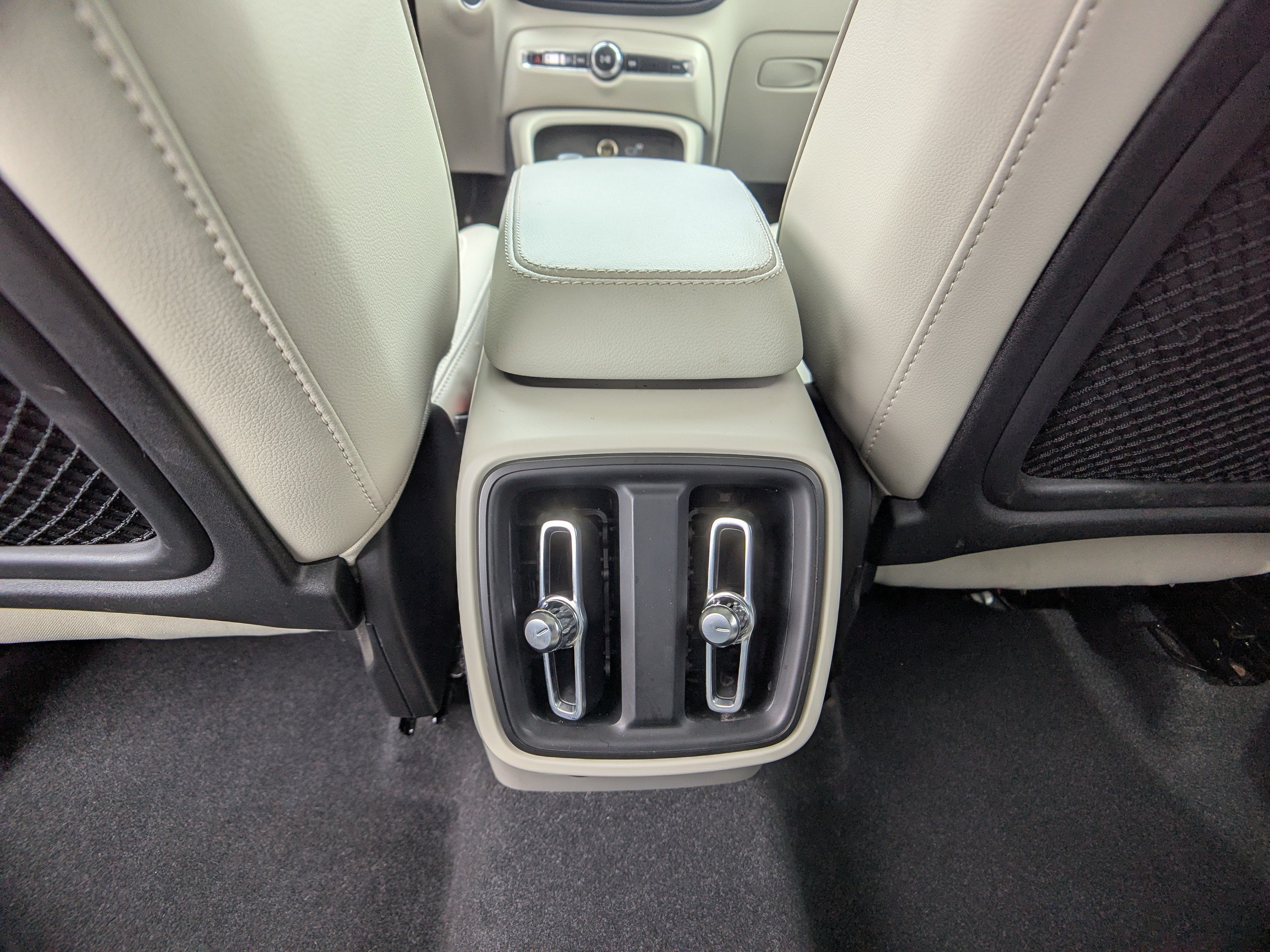 Used 2023 Volvo XC40 B5 Plus w/ Protection Package Premier AWD/4WD image 15