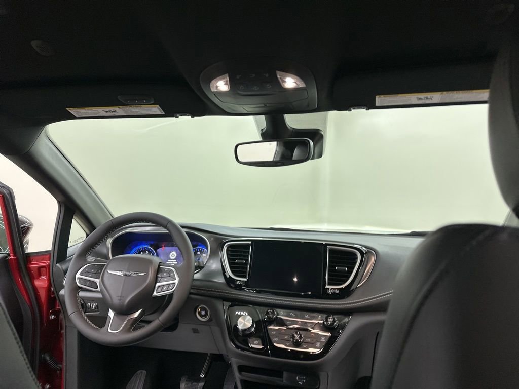 New 2026 Chrysler Pacifica Select image 20