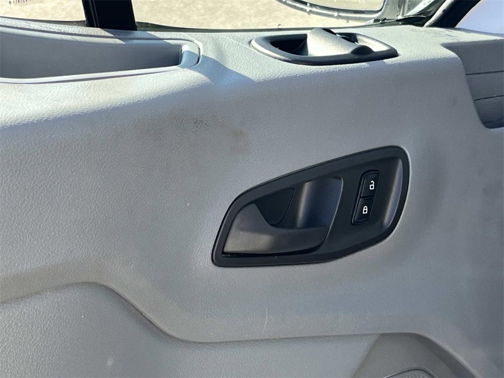 Used 2019 Ford Transit 150 XLT image 11
