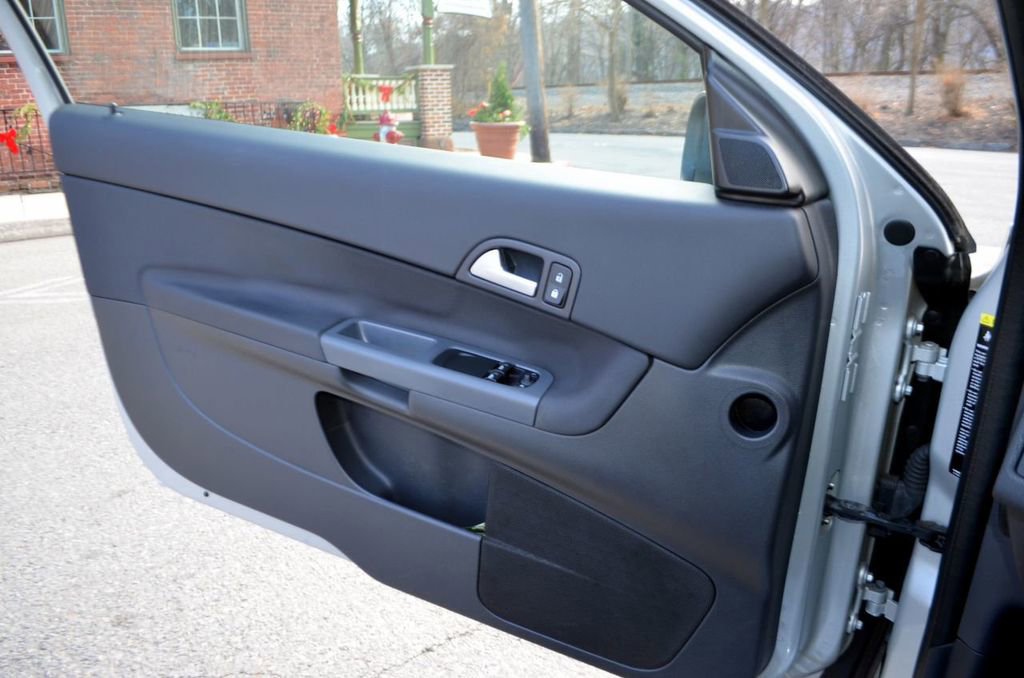 Used 2010 Volvo C30 T5 image 16