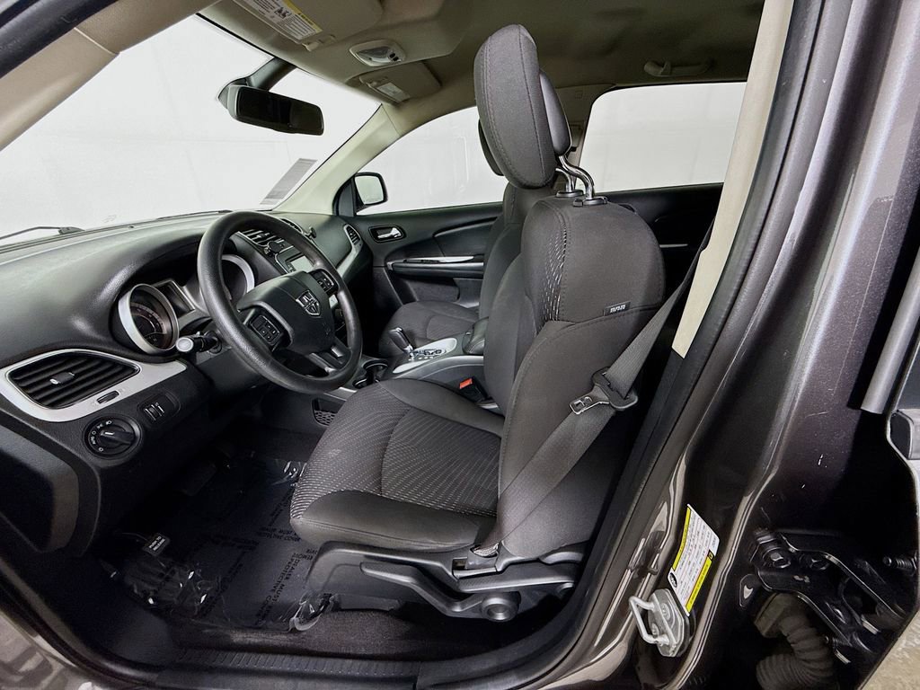 Used 2018 Dodge Journey SE w/ Mopar All Weather Group FWD image 24