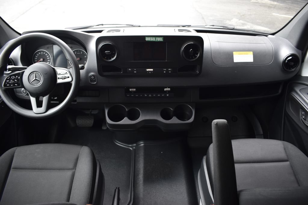 Used 2024 Mercedes-Benz Sprinter 2500 image 6