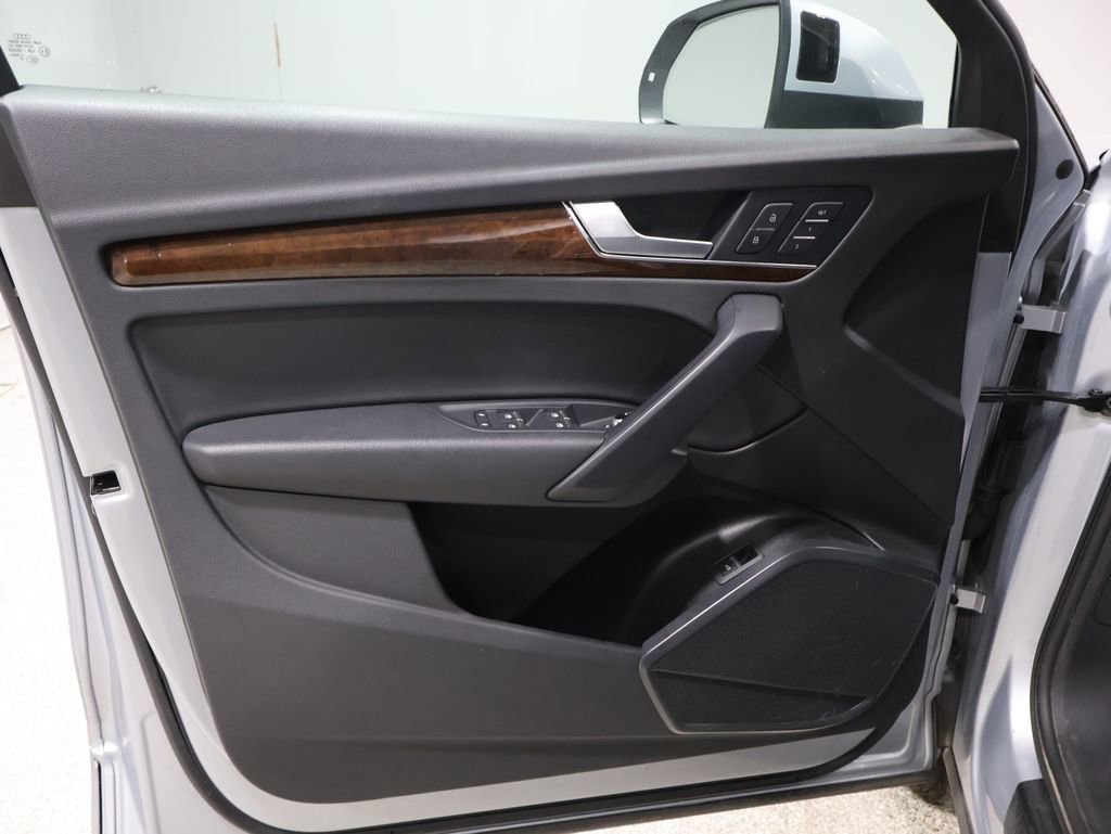 Used 2020 Audi Q5 2.0T Premium w/ Convenience Package image 14