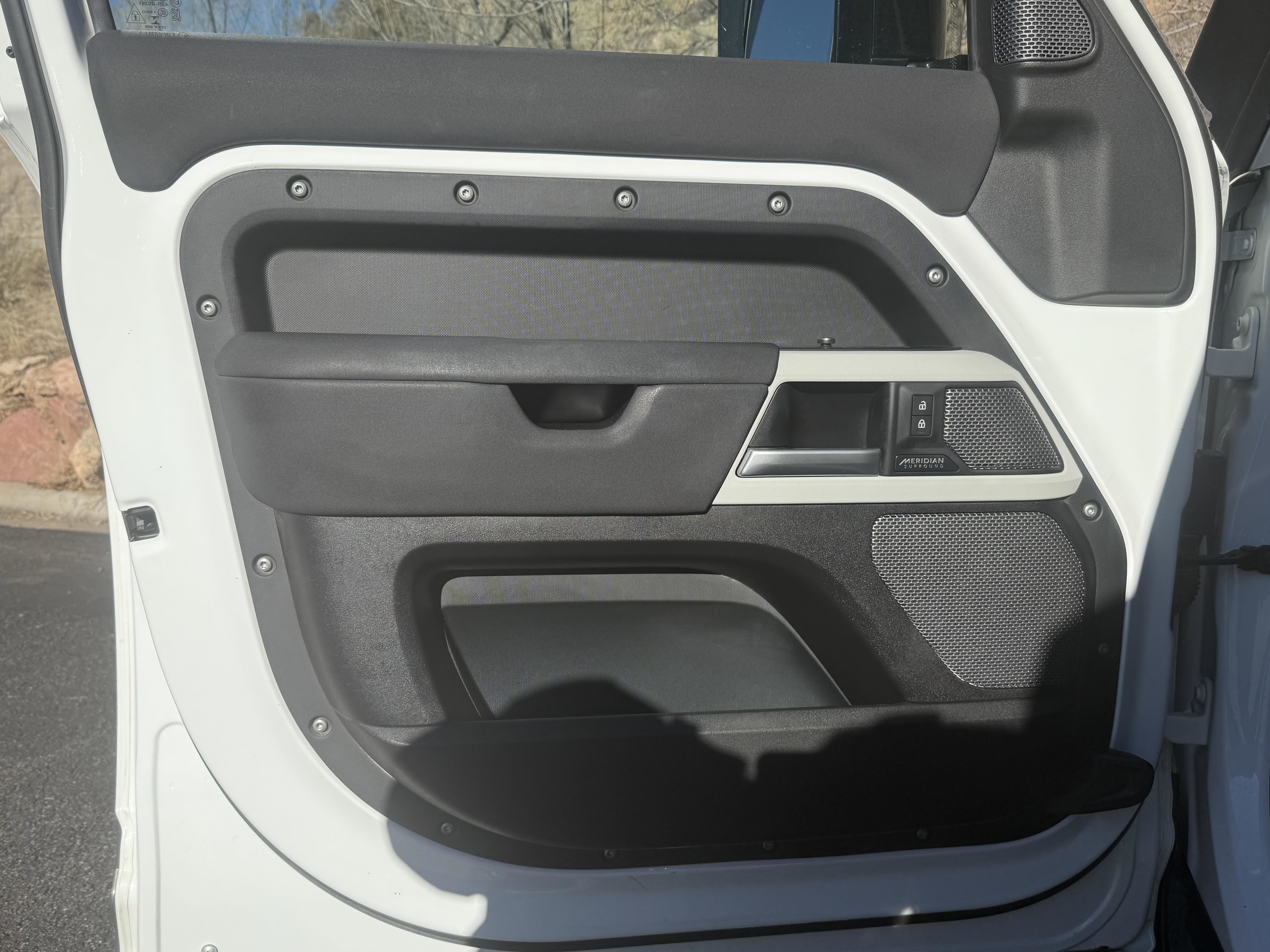 Certified 2022 Land Rover Defender 110 SE image 34