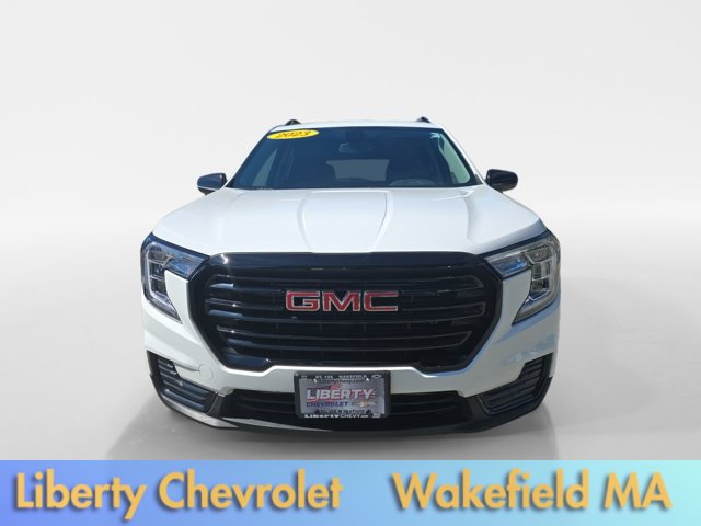 Used 2023 GMC Terrain SLE w/ Driver Convenience Package AWD/4WD image 2