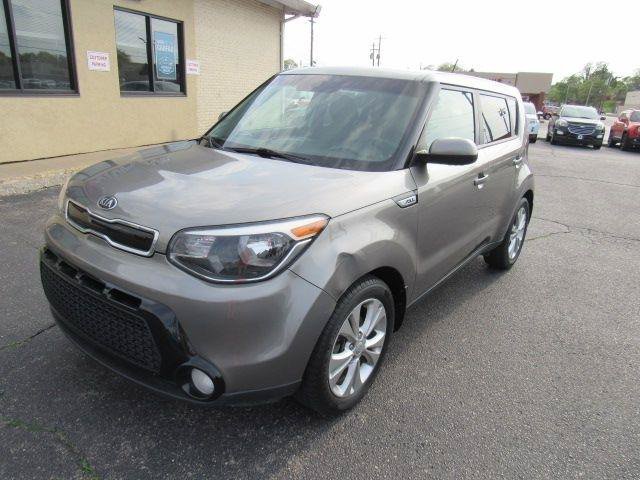 Used 2016 Kia Soul + FWD image 2