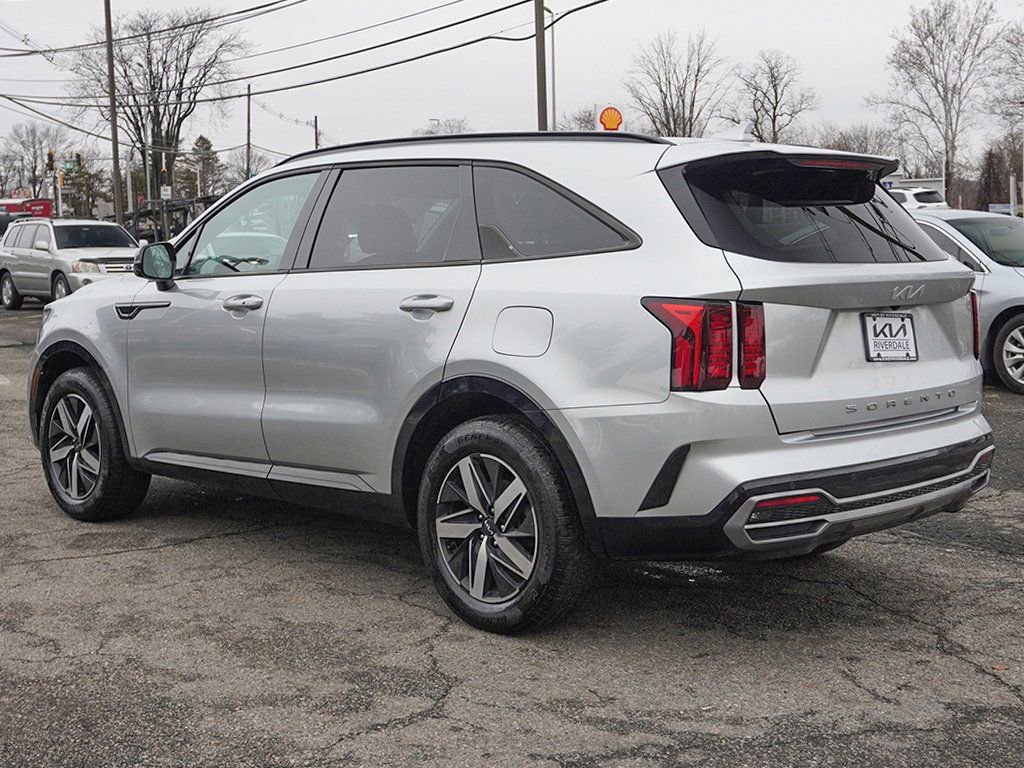 Used 2022 Kia Sorento S image 11