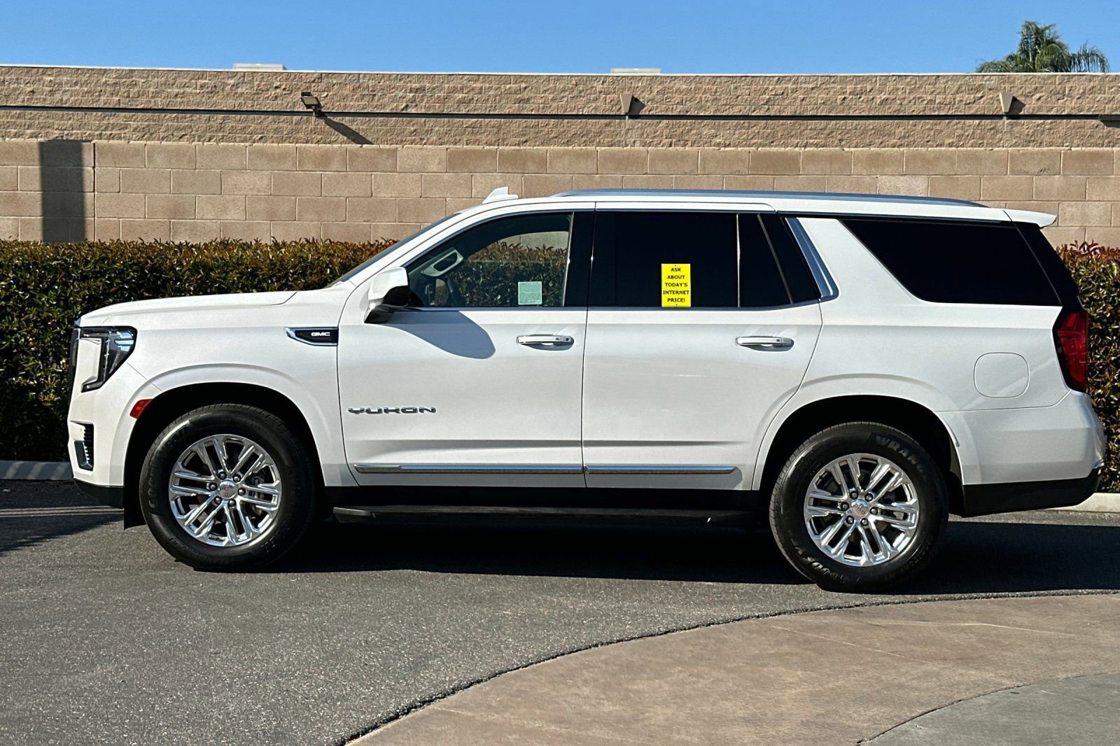 Used 2021 GMC Yukon SLT image 7