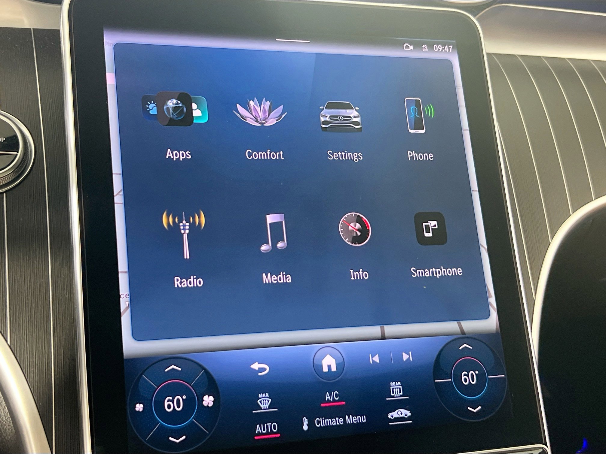 Used 2024 Mercedes-Benz C 300 4MATIC Sedan image 15