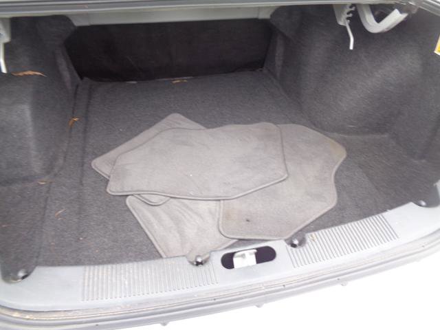 Used 2004 Ford Taurus LX image 23