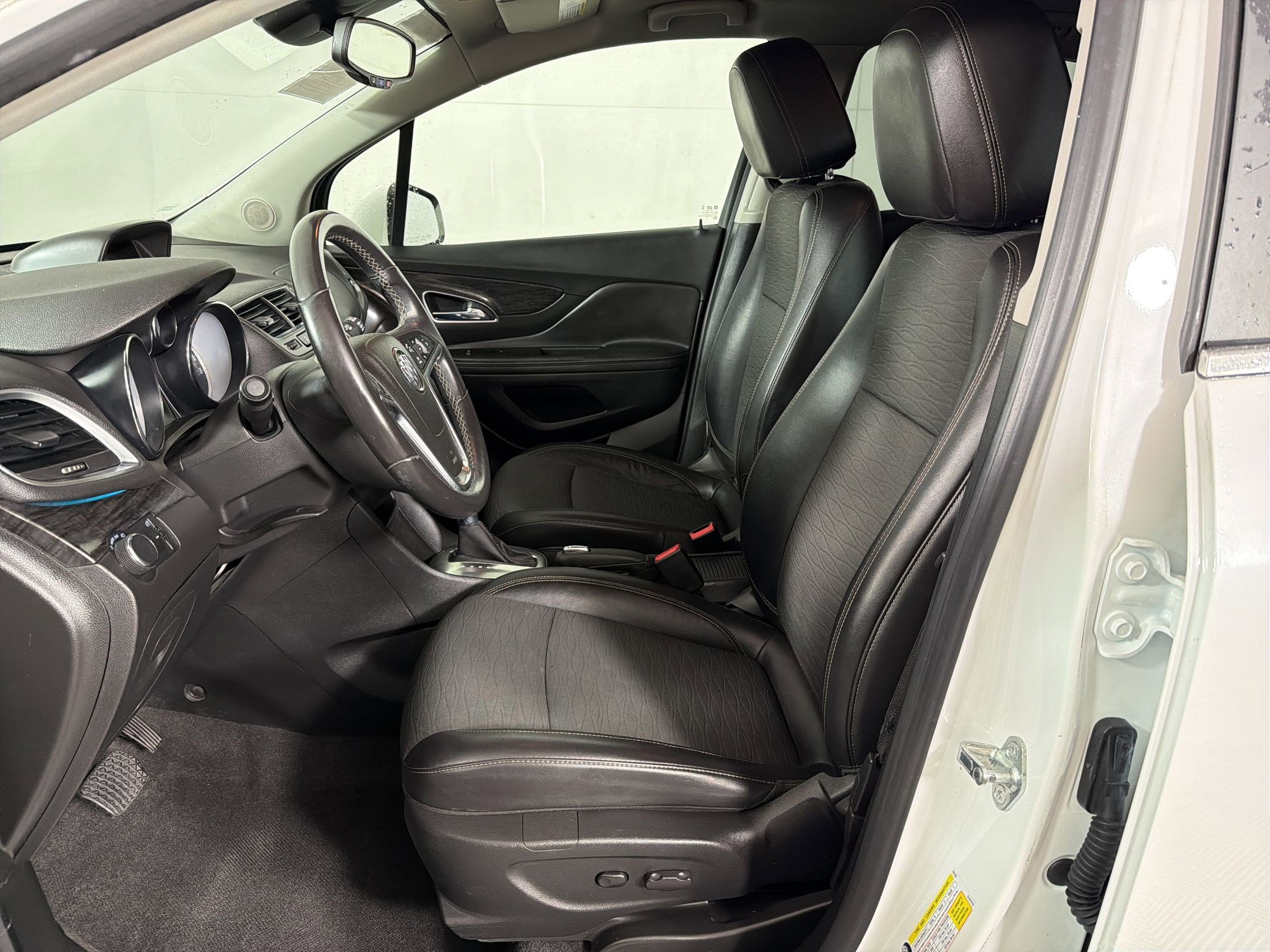 Used 2016 Buick Encore FWD image 5