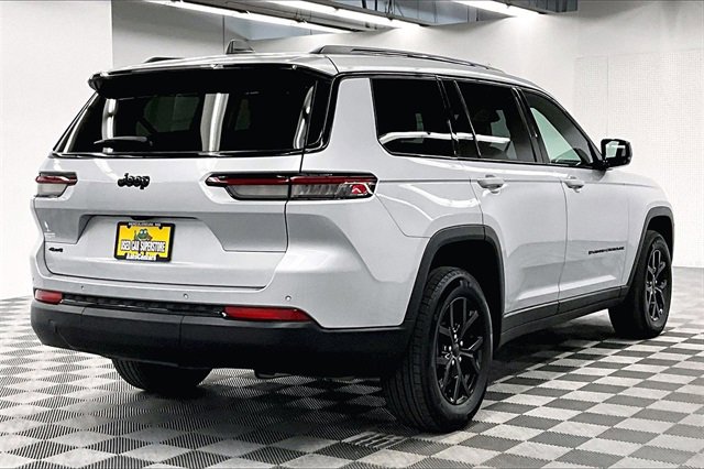 Used 2024 Jeep Grand Cherokee L Laredo image 12