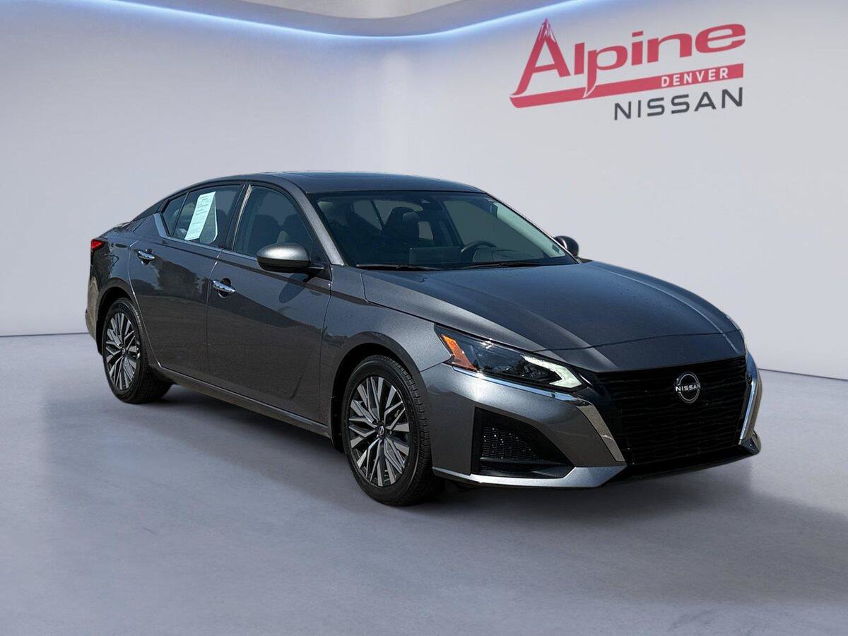 Used 2024 Nissan Altima 2.5 SV w/ SV Premium Package FWD image 7