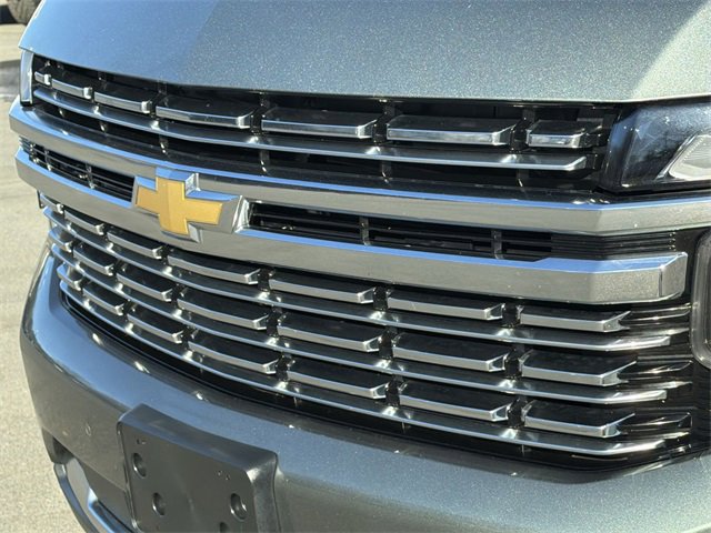 Used 2023 Chevrolet Suburban Premier image 16