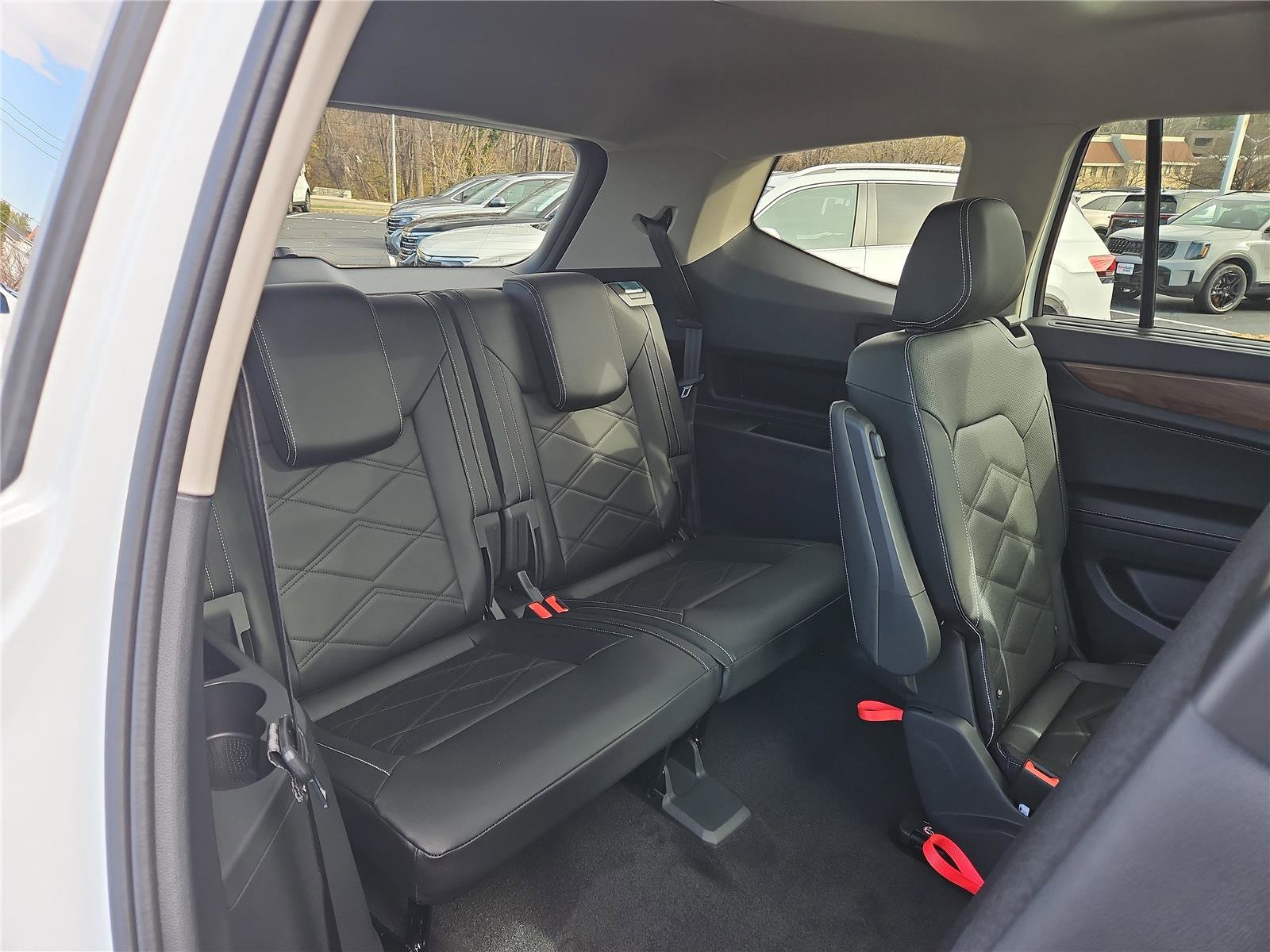 New 2026 Volkswagen Atlas SE image 32