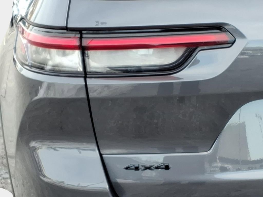 Certified 2024 Jeep Grand Cherokee L Laredo image 34