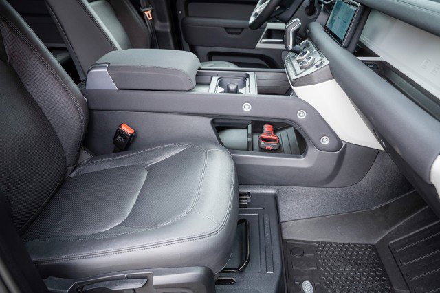 Used 2023 Land Rover Defender 110 S image 54