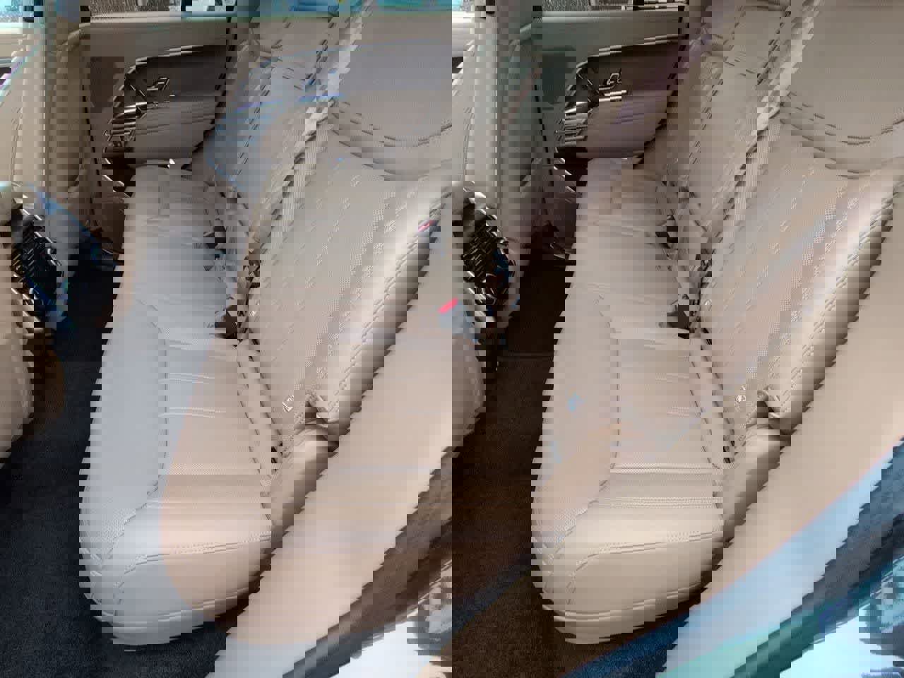 Used 2023 Land Rover Range Rover SE image 20