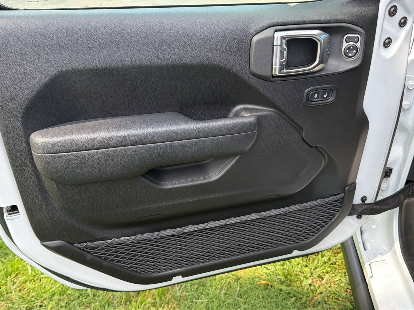 Used 2026 Jeep Wrangler Sport AWD/4WD image 8