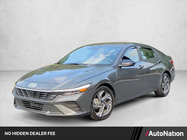 Used 2025 Hyundai Elantra SEL FWD image 1