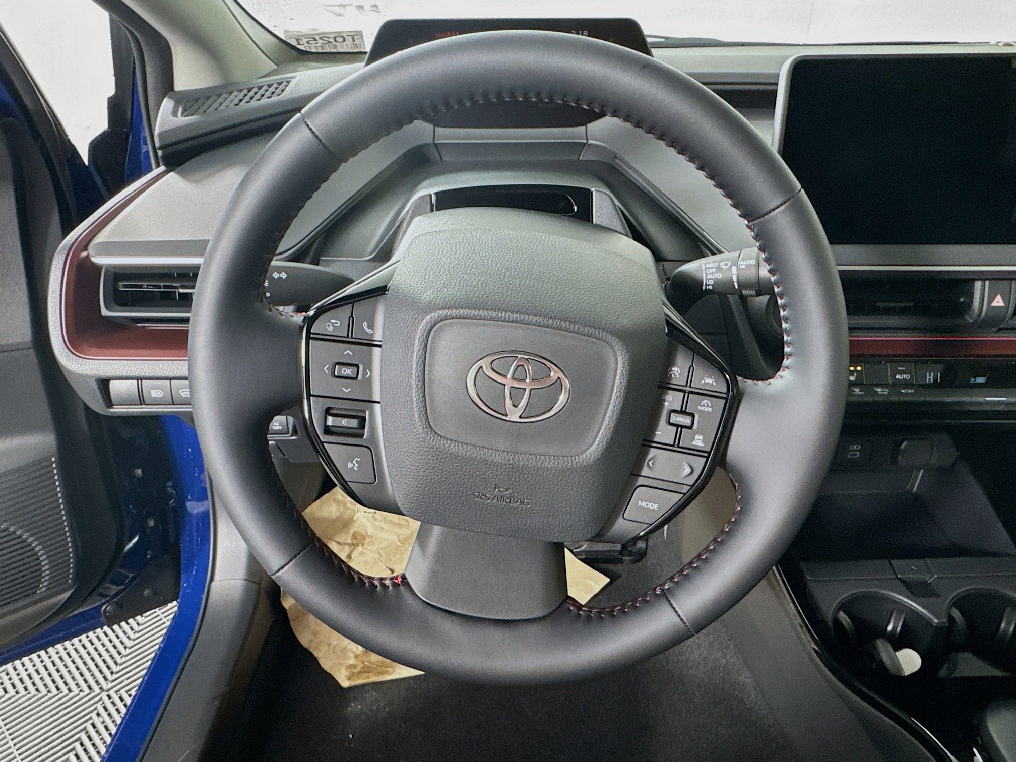 New 2026 Toyota Prius Plug-In Hybrid FWD image 12