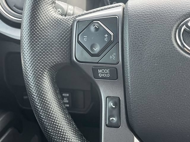 Used 2022 Toyota Tacoma TRD Off-Road AWD/4WD image 26