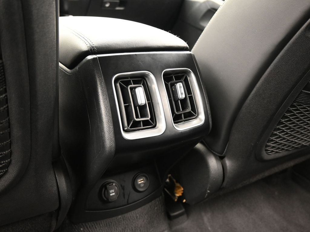 Used 2023 Kia Sorento S image 37