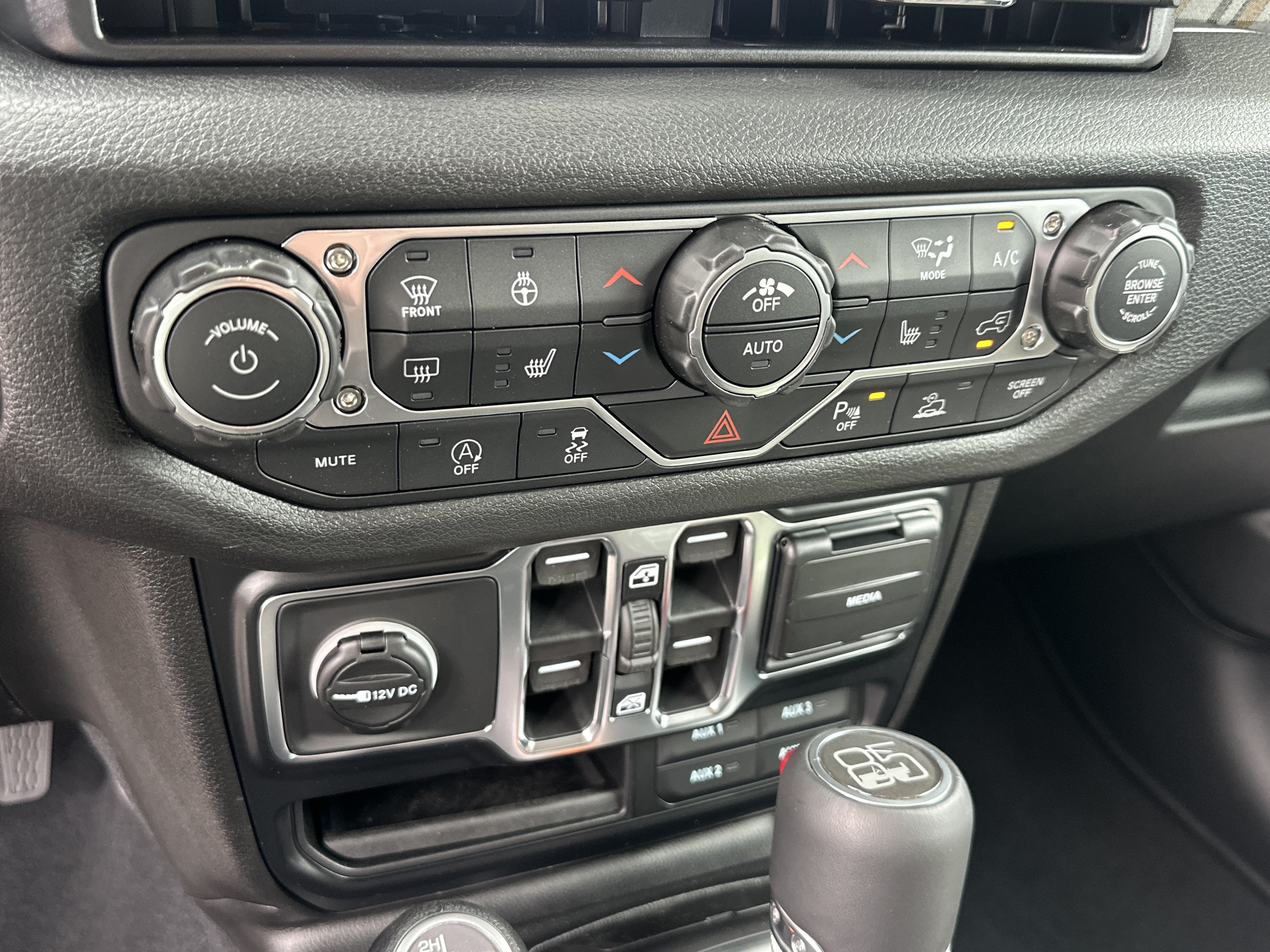 New 2026 Jeep Gladiator Sport AWD/4WD image 6