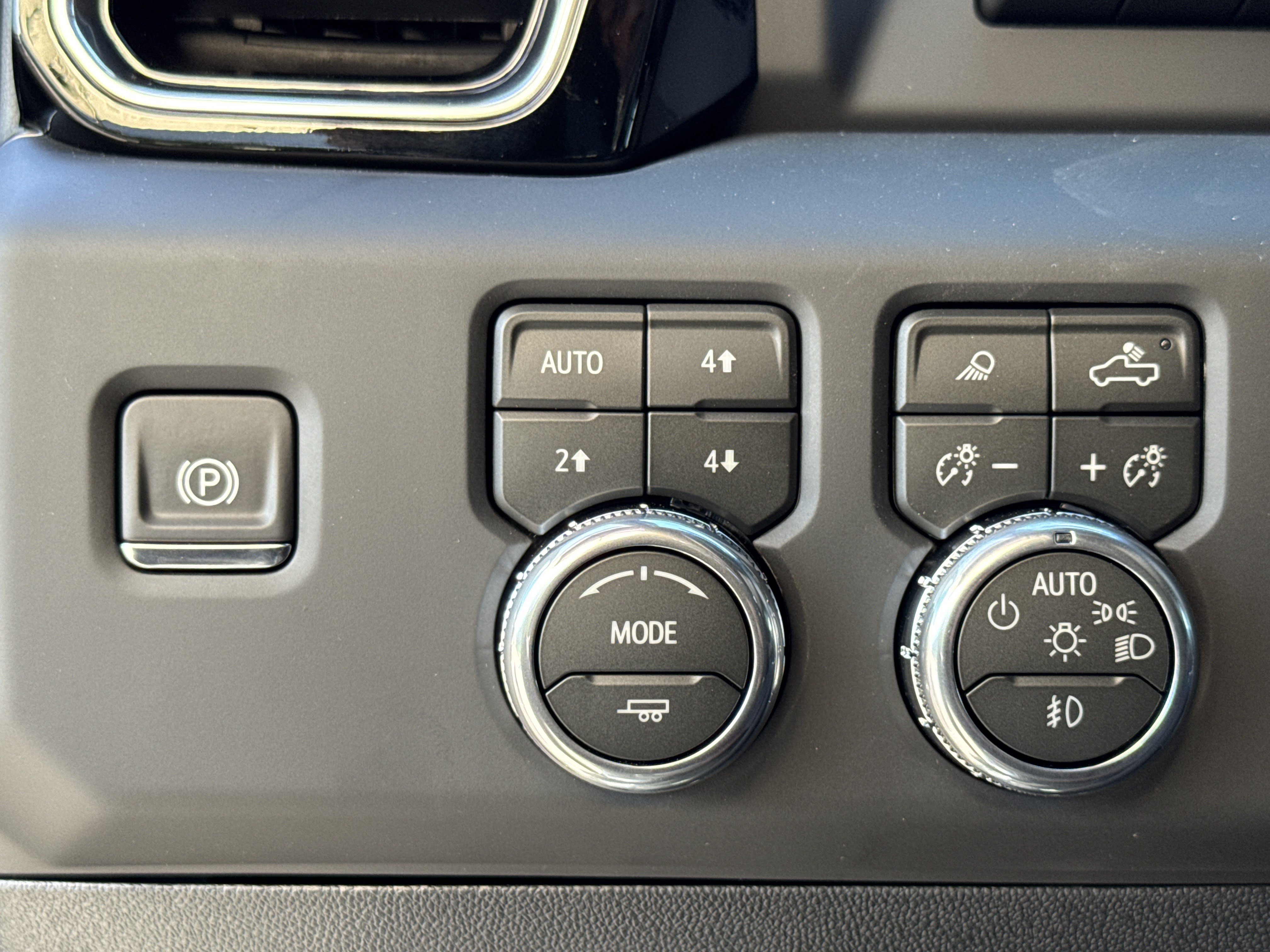 New 2026 GMC Sierra 2500 Denali Ultimate AWD/4WD image 18