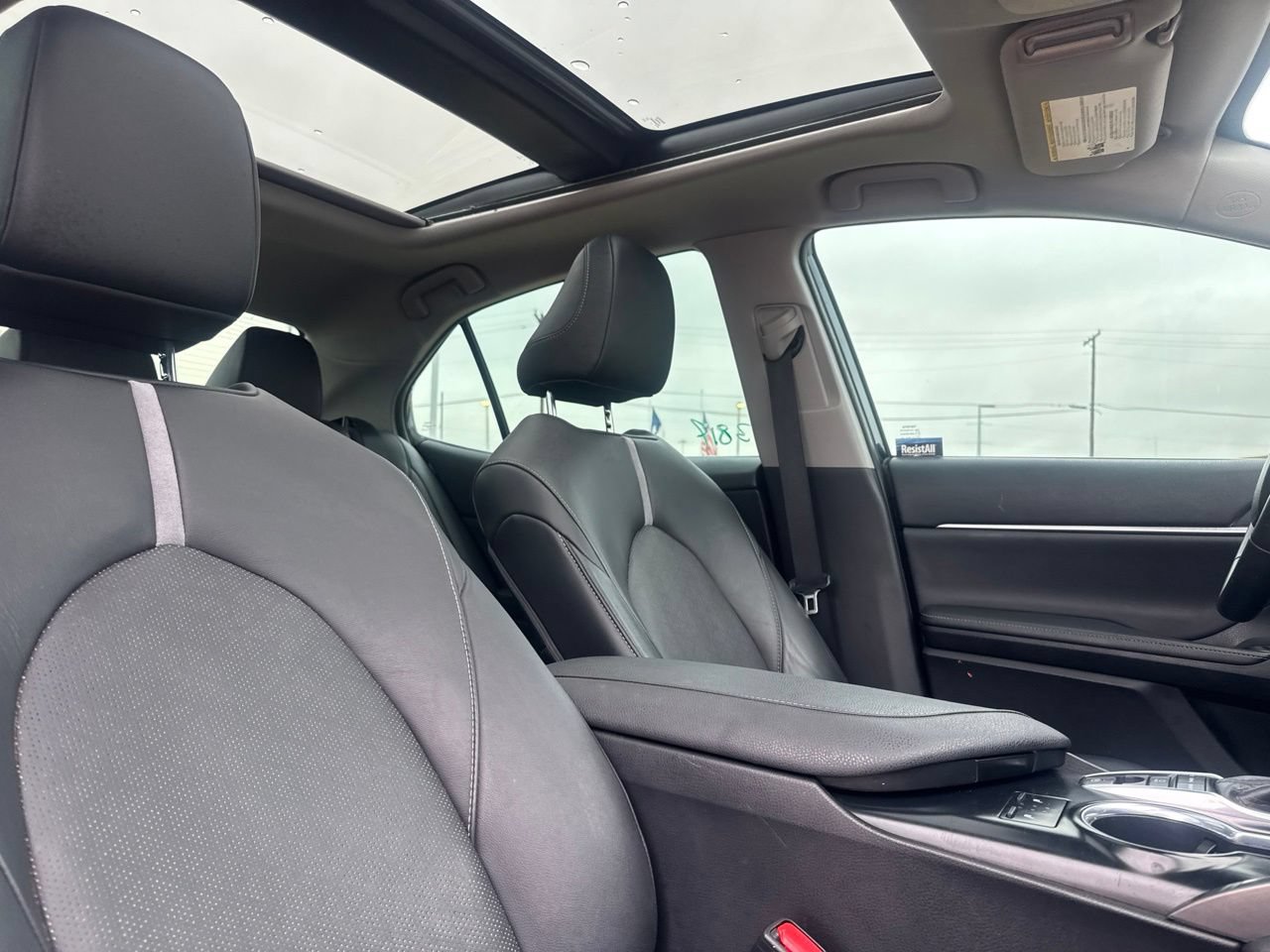 Used 2020 Toyota Camry XSE FWD image 31