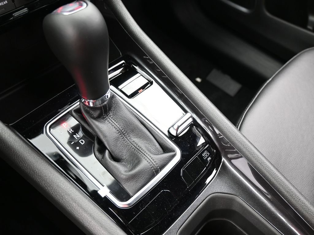 Used 2025 Jeep Compass Latitude image 18