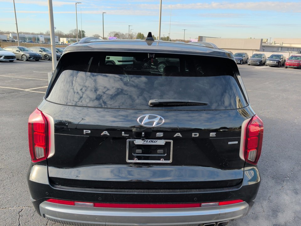 Used 2023 Hyundai Palisade Calligraphy image 14