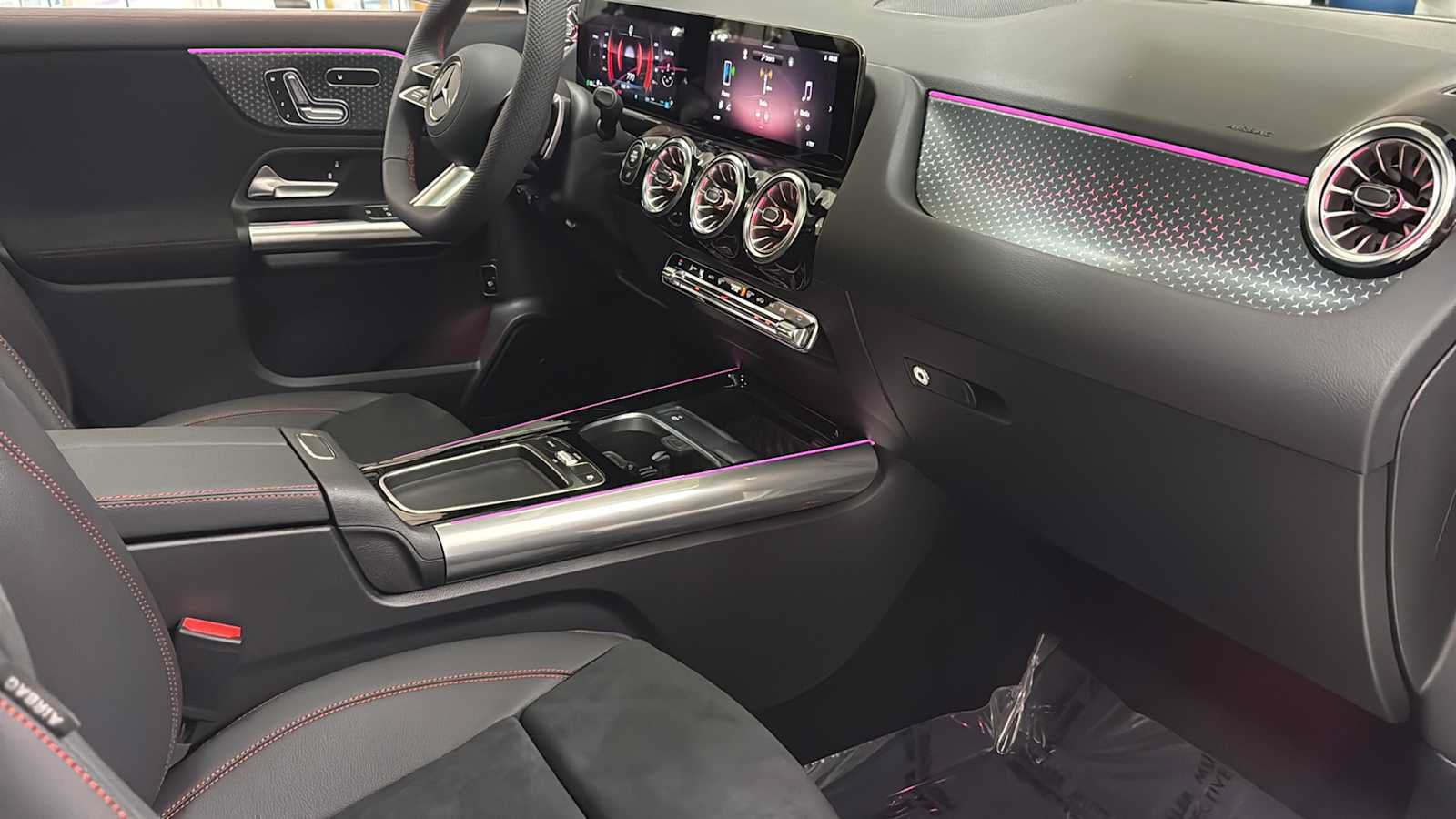 New 2026 Mercedes-Benz GLA 250 4MATIC image 35