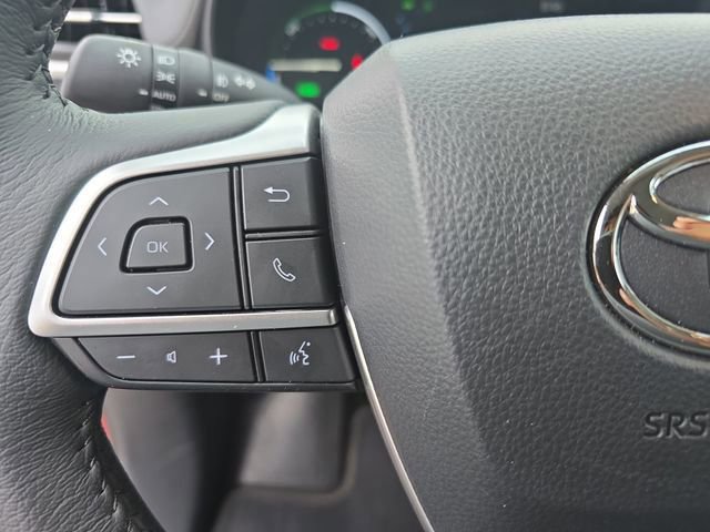 Used 2025 Toyota Sienna XLE image 18