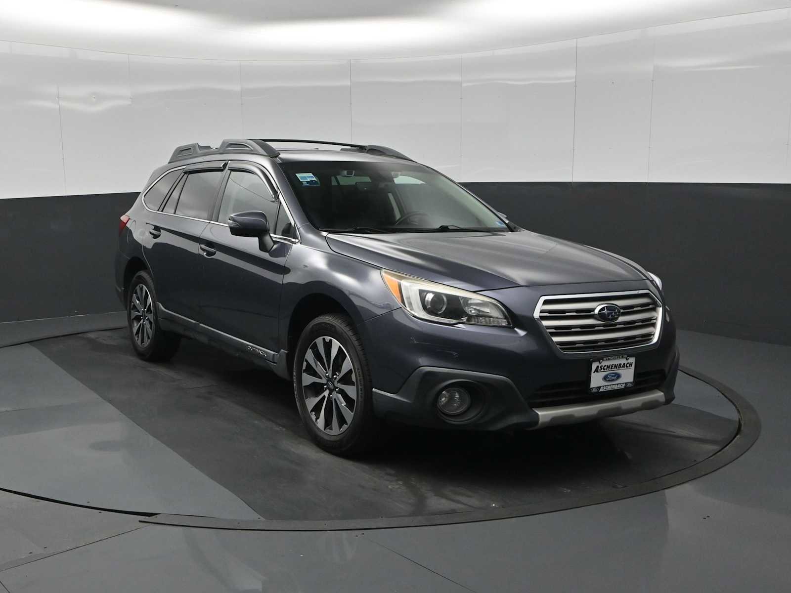 Used 2017 Subaru Outback 2.5i Limited image 2