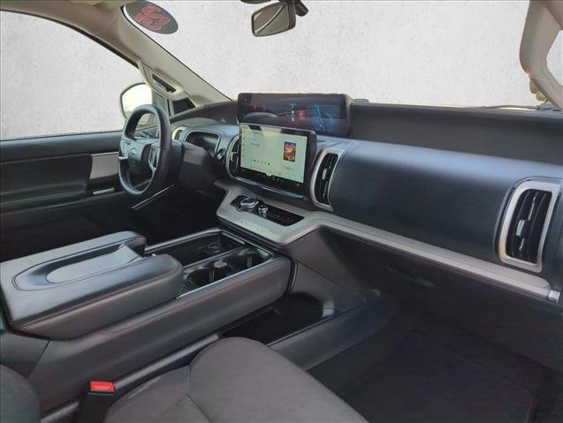 Used 2025 Ford Expedition Active RWD image 26