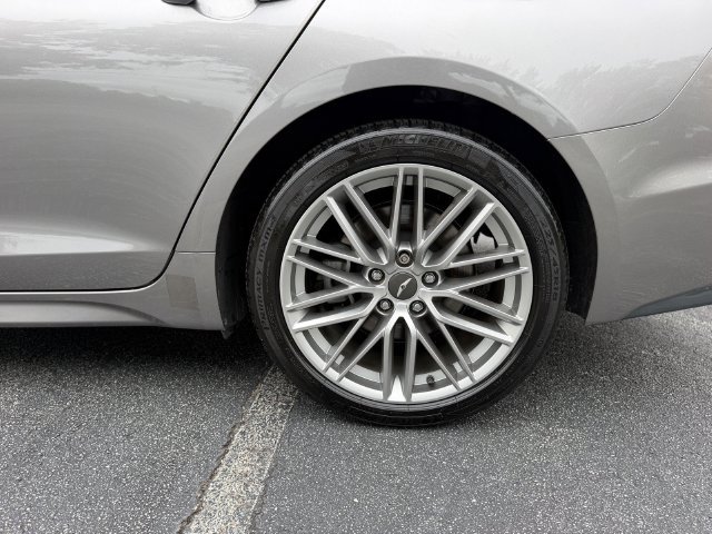 Used 2020 Genesis G70 2.0T RWD image 37