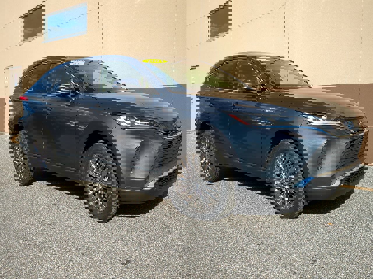 Used 2021 Toyota Venza Limited w/ Advanced Technology Package image 2