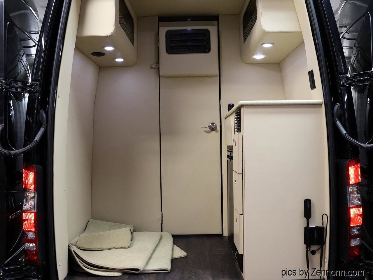 Used 2018 Mercedes-Benz Sprinter 3500 image 27