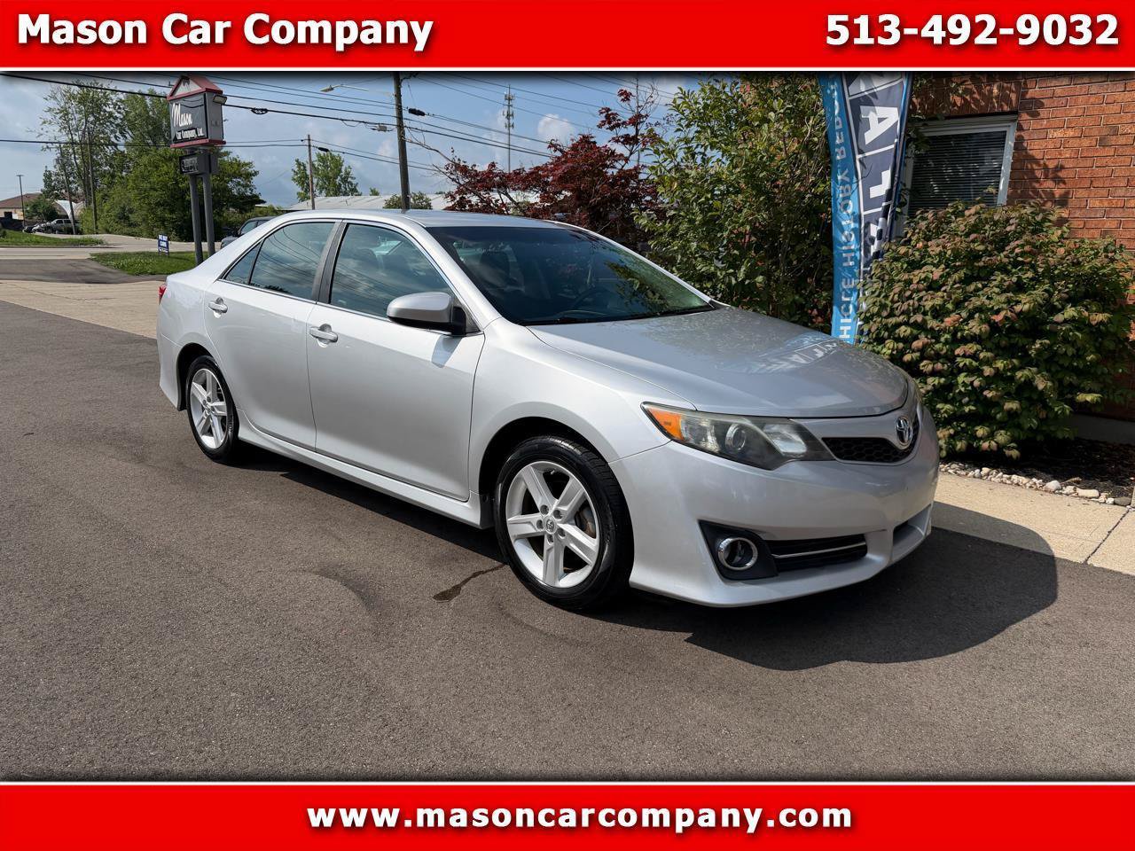 Used 2014 Toyota Camry SE FWD image 1