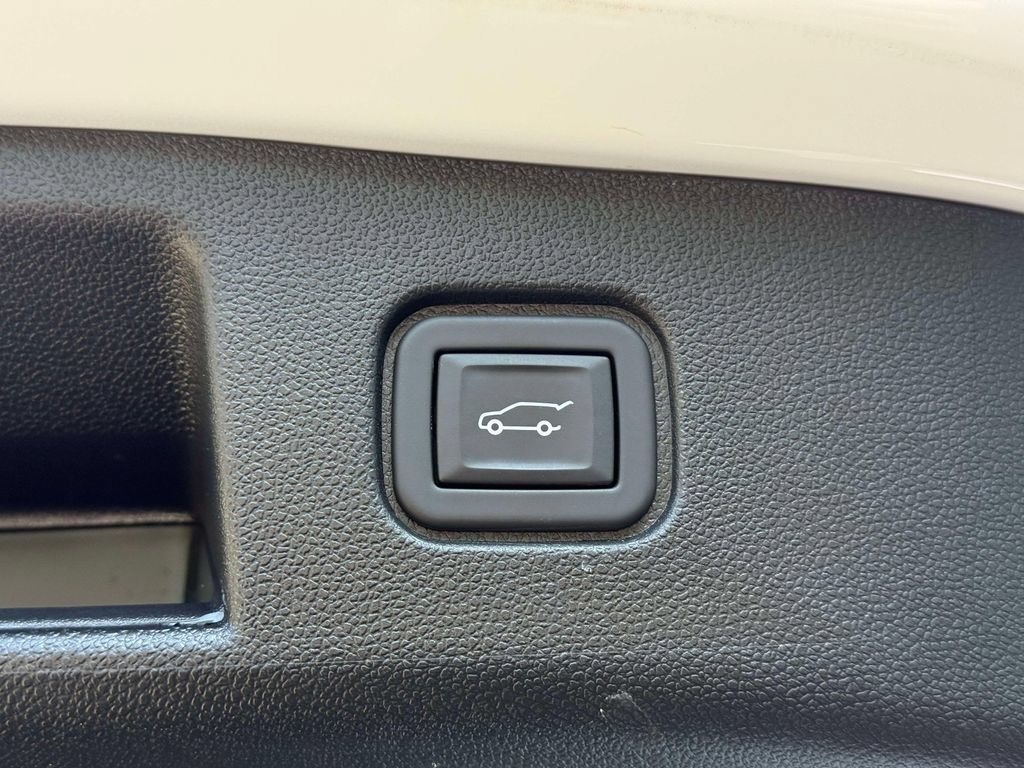 Used 2024 Chevrolet Blazer EV LT AWD/4WD image 18