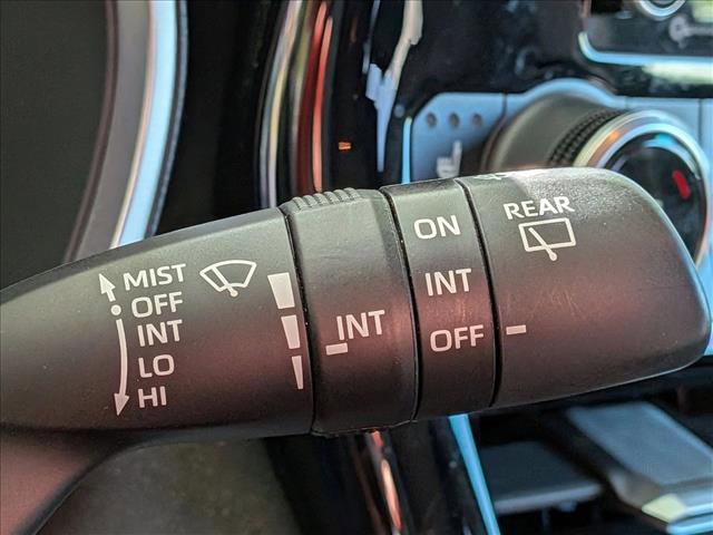 Used 2020 Toyota Highlander XLE image 11