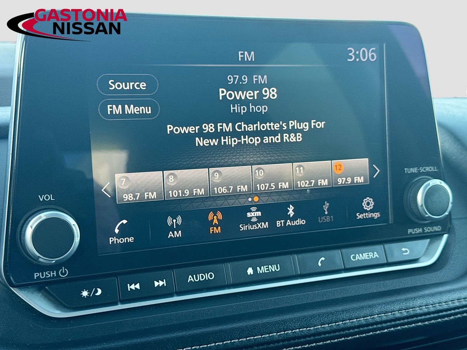 Used 2023 Nissan Rogue SV image 19