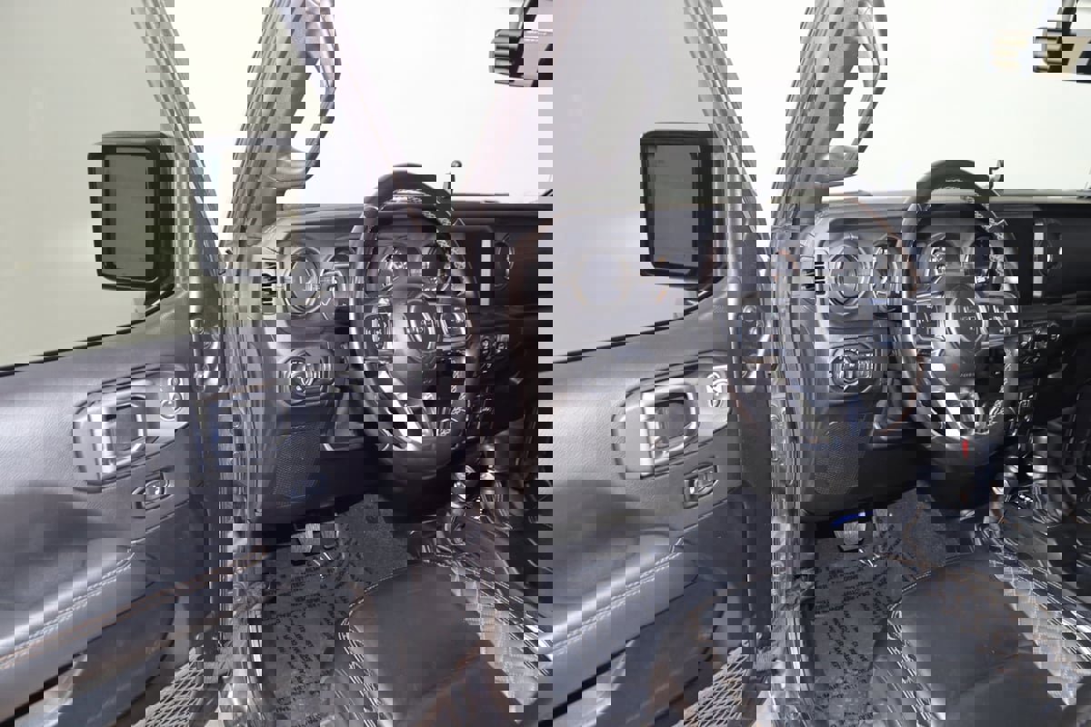 Used 2021 Jeep Gladiator Overland image 43