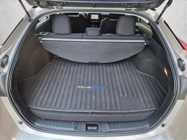 Certified 2022 Toyota Prius Prime LE FWD image 6