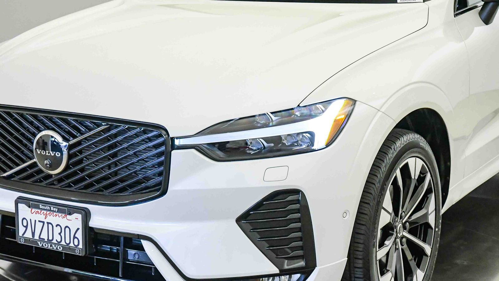 Certified 2026 Volvo XC60 B5 Plus w/ Protection Package Premier AWD/4WD image 9