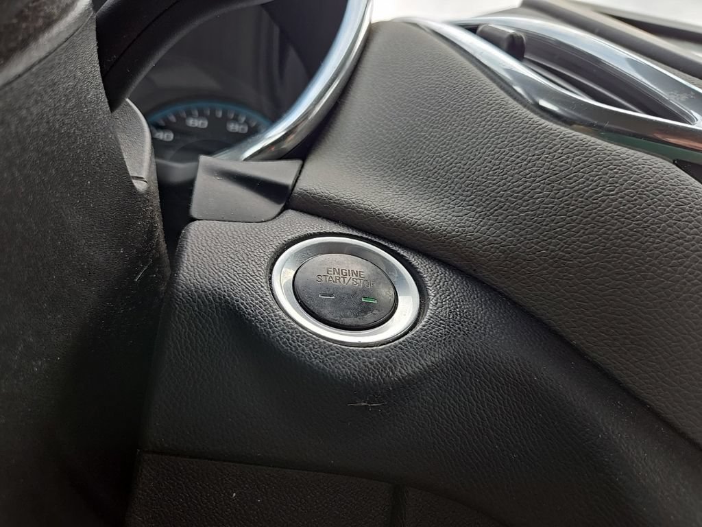 Used 2018 Chevrolet Equinox LS AWD/4WD image 24